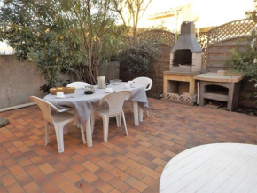 Villa Mitoyenne 6 Pers avec Terrasse, BBQ, Parking et WIFI à Grau d'Agde - FR-1-423-179